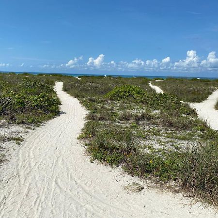 Tropical Winds Beachfront Motel And Cottages Sanibel Exterior photo
