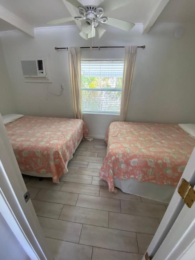 Tropical Winds Beachfront Motel And Cottages Sanibel Exterior photo