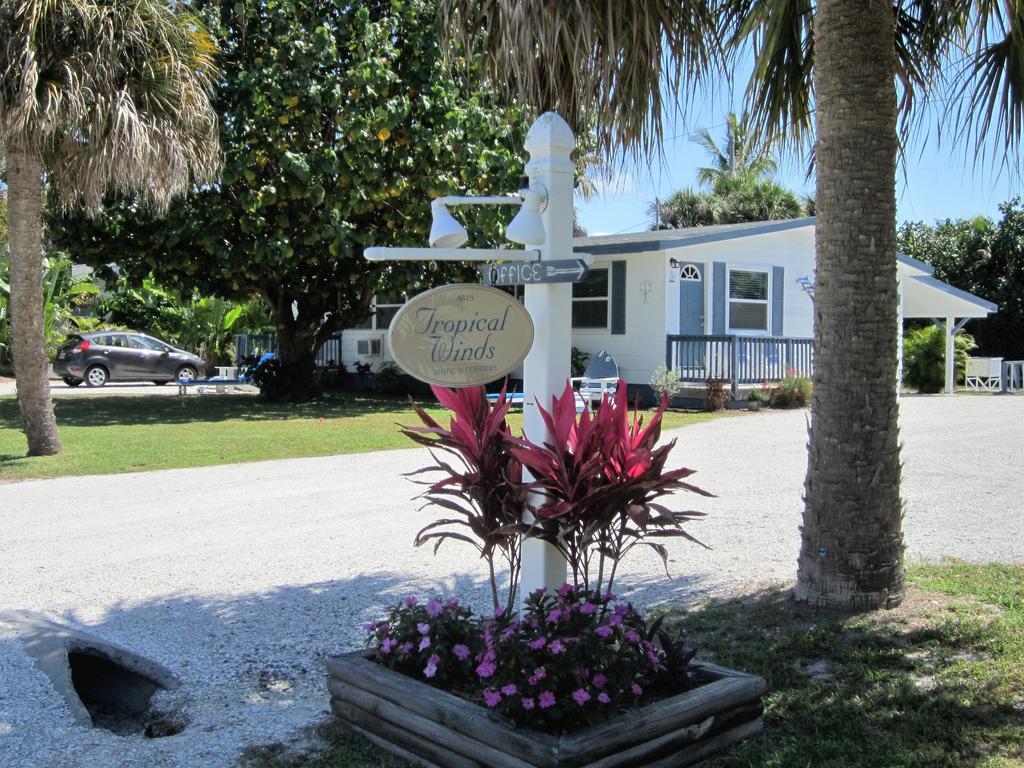 Tropical Winds Beachfront Motel And Cottages Sanibel Exterior photo