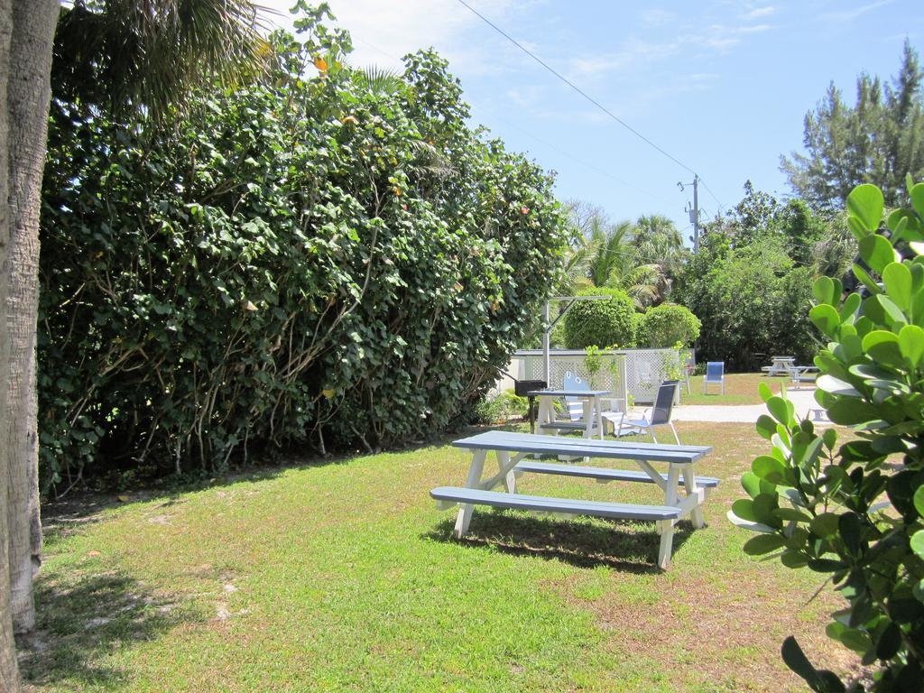 Tropical Winds Beachfront Motel And Cottages Sanibel Exterior photo