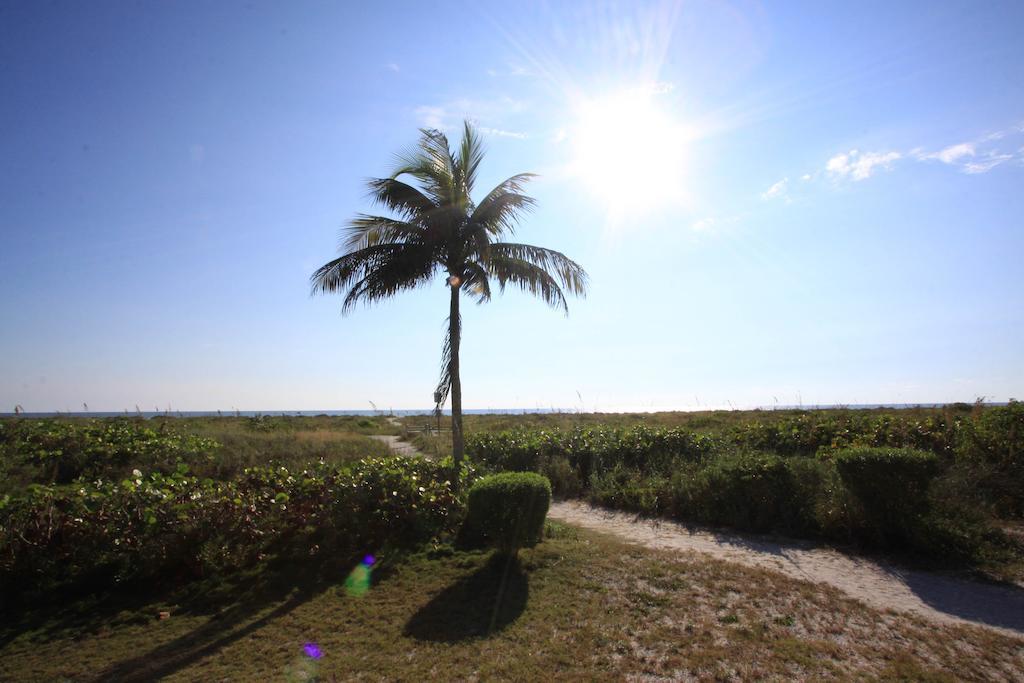 Tropical Winds Beachfront Motel And Cottages Sanibel Exterior photo