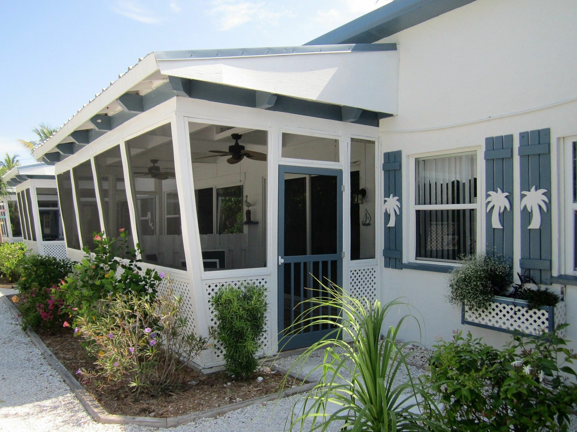 Tropical Winds Beachfront Motel And Cottages Sanibel Exterior photo